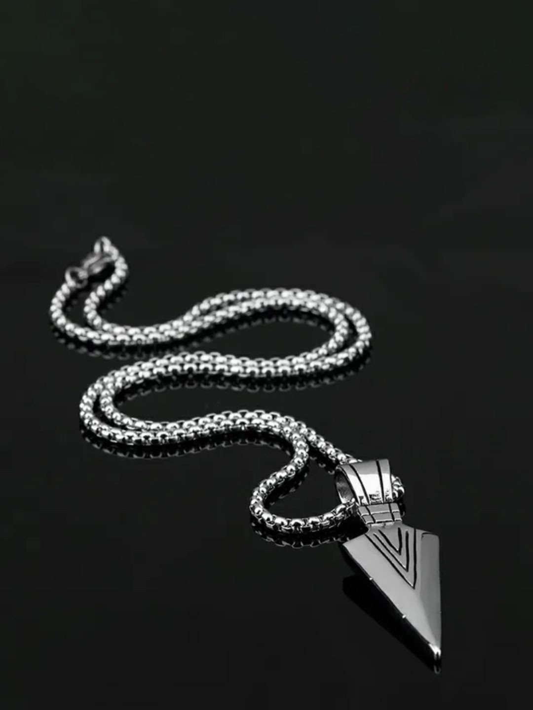 Nitant Men Silver-Plated Spreahead Shaped Pendant with Chain