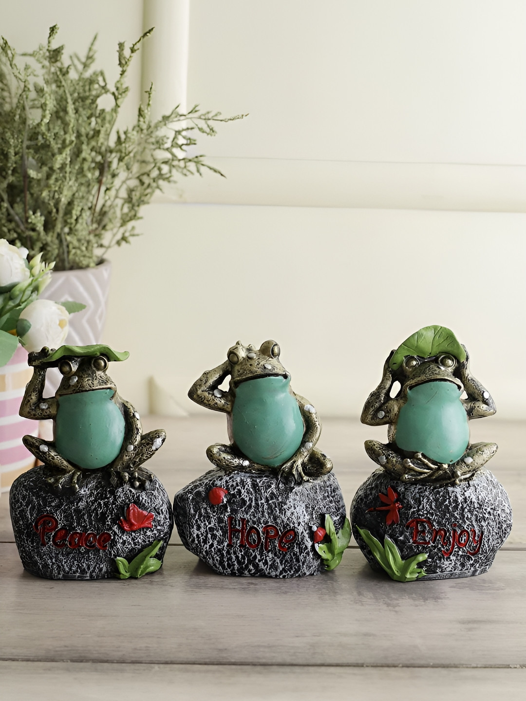 Aura Green 3 Pieces Frog Showpiece