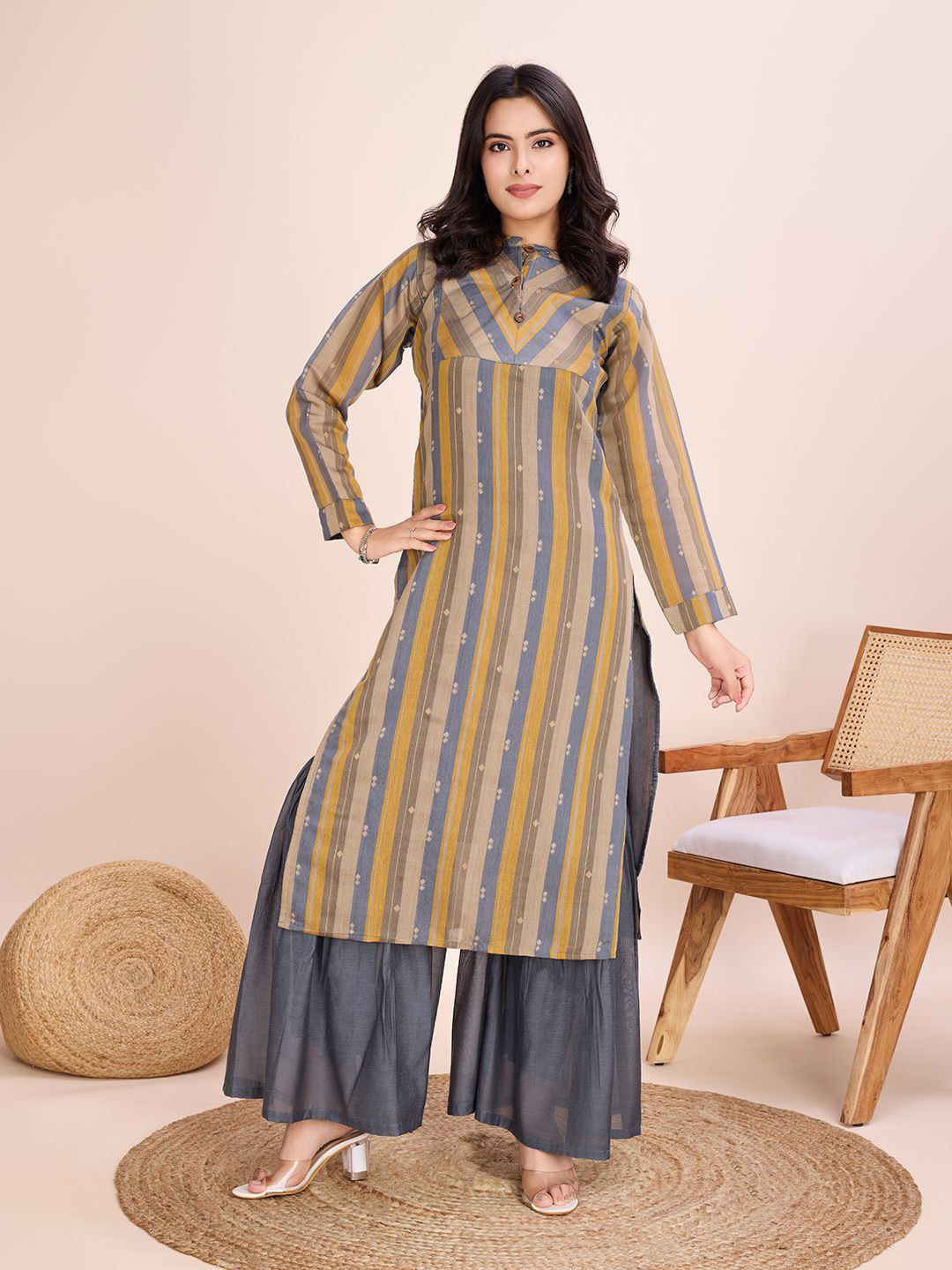 VISHNU WEAVES Women Striped Cotton Kurta with Sharara