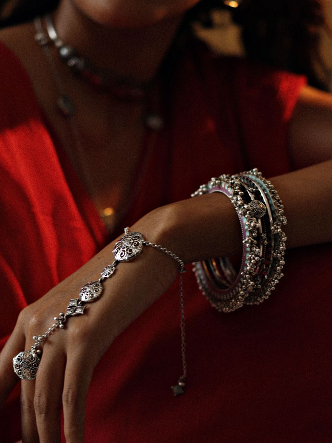 manner 925 Sterling Sliver-Plated Thar Chokho Hathphool Bracelet