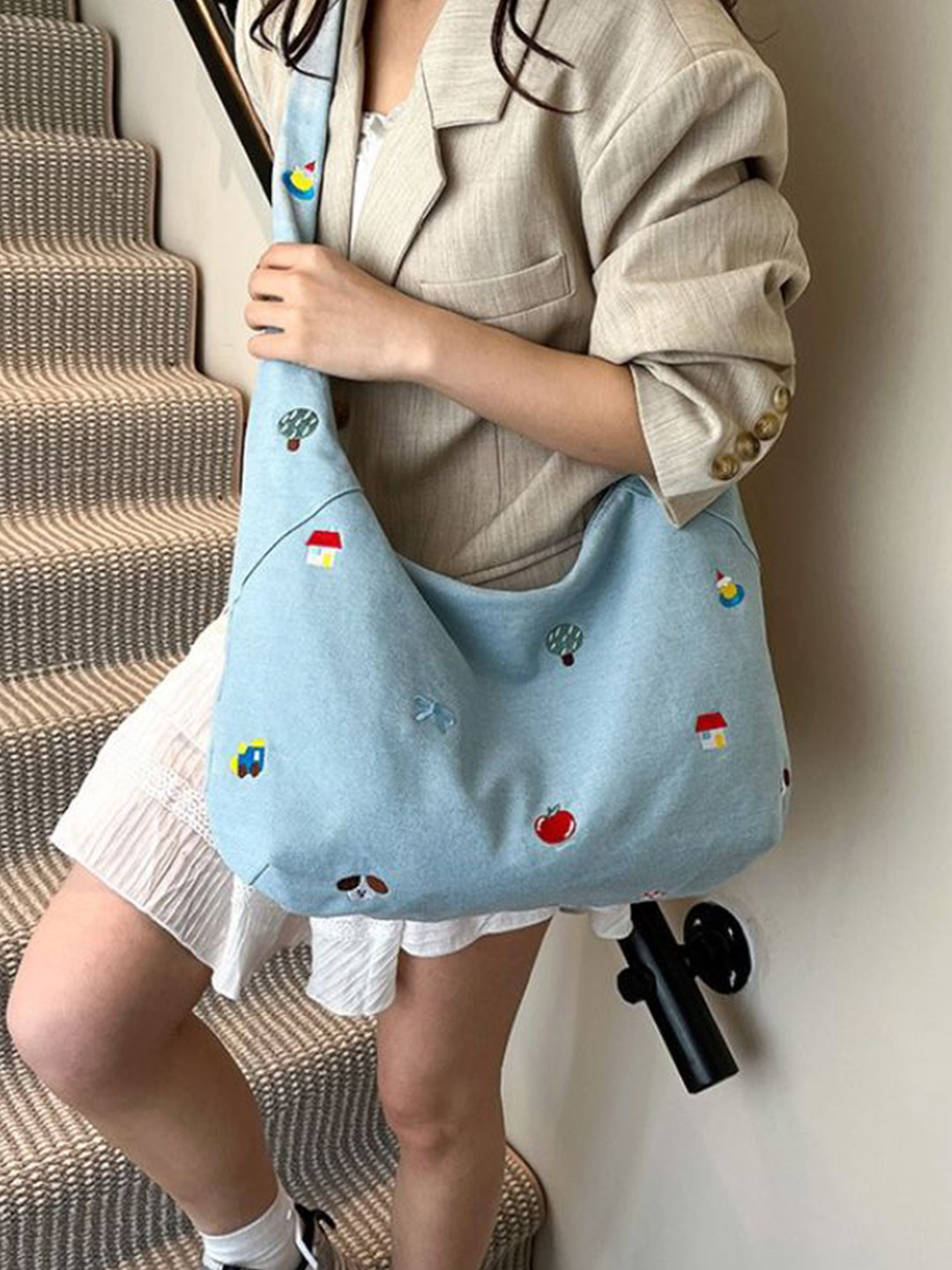 CORSICA Women Graphic Half Moon Sling Bag