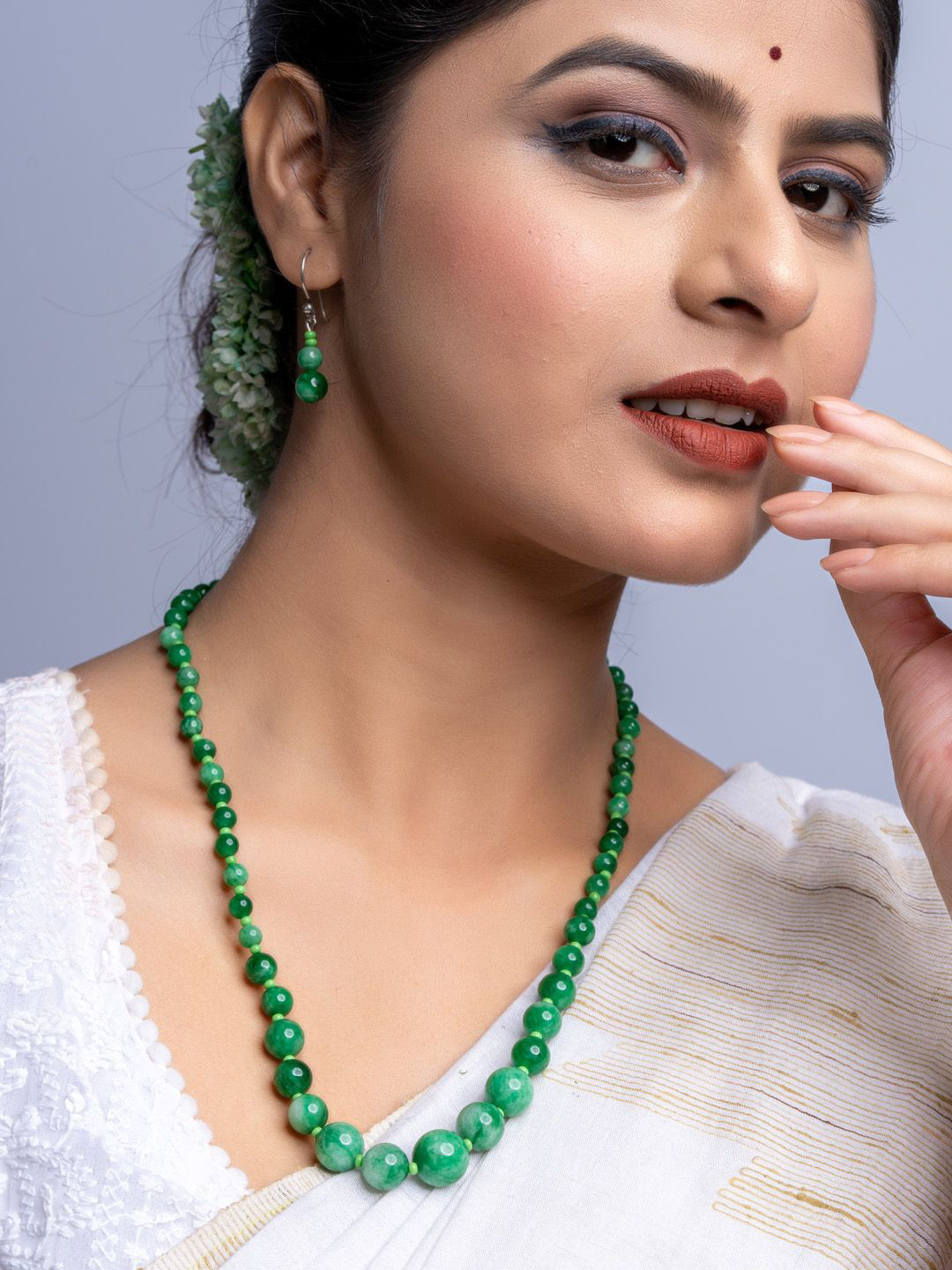 Look and Adorn Graduation Green Onyx Necklace Set with Earrings
