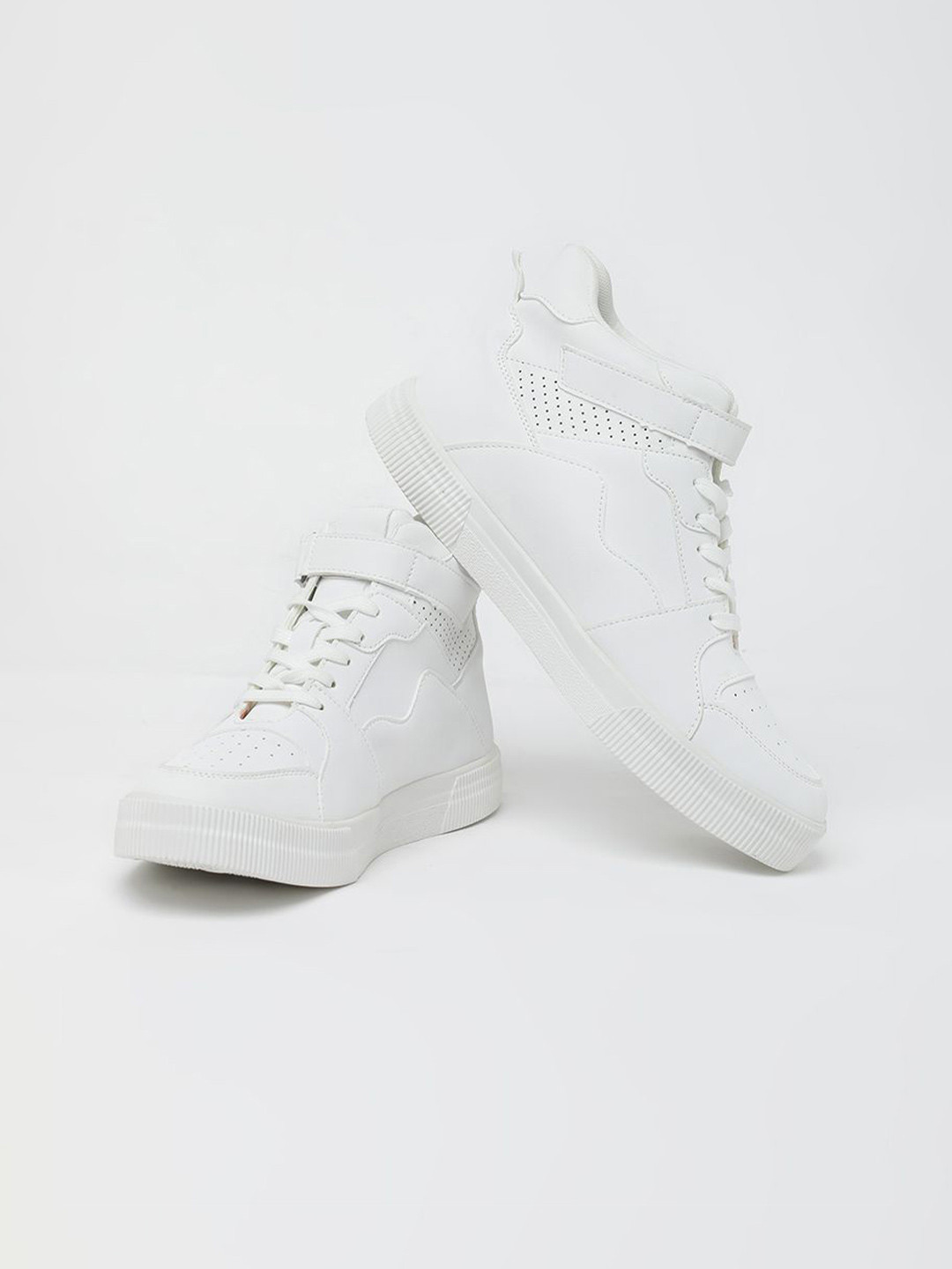 Snitch Men Snitch White Solid High Ankle Sneakers