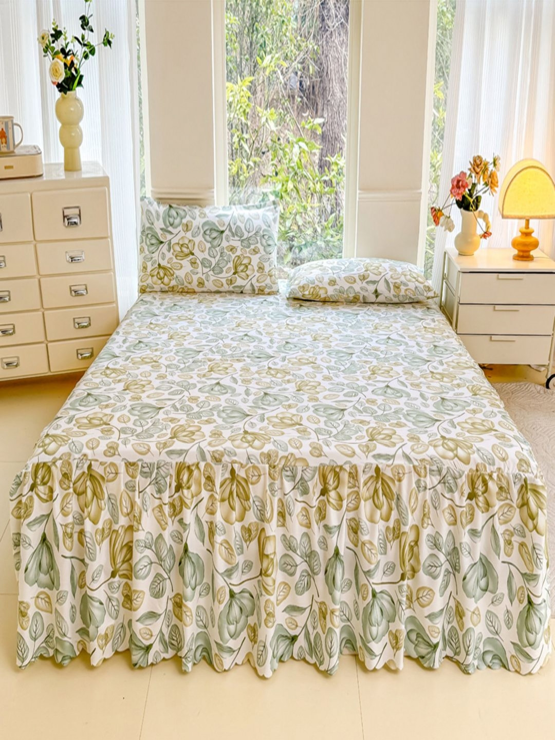 JC HOME Morr Pankh White Floral Polycotton 140 TC Fitted King Bedsheet with 2 Pillow Covers-71 x 79 inches