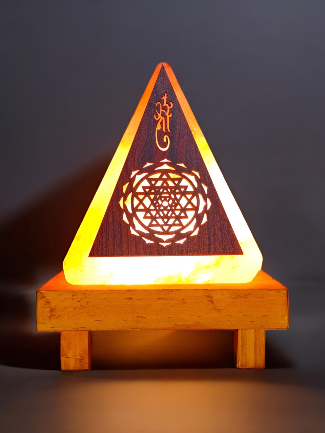 GLOBAL AROMA Brown Textured Shree Yantra Triangle Wooden & Himalayan Rock Salt Table Lamp