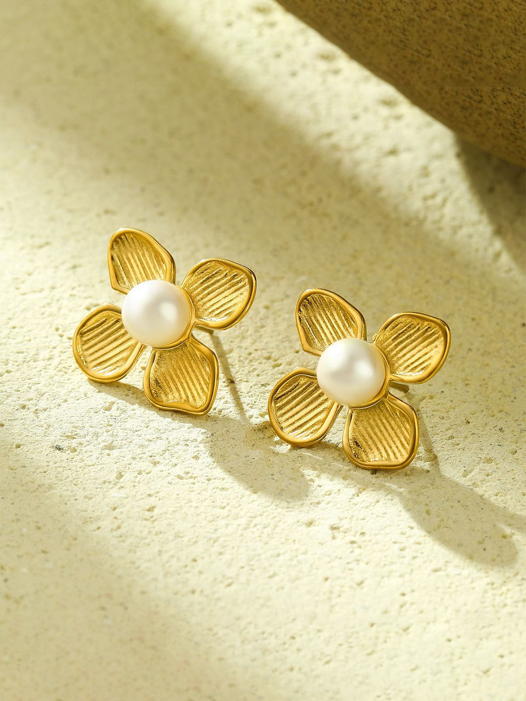 HOUSEOFTRENDZZ 18k Gold-Plated Stainless Steel Pearls Beaded Floral Shaped Studs