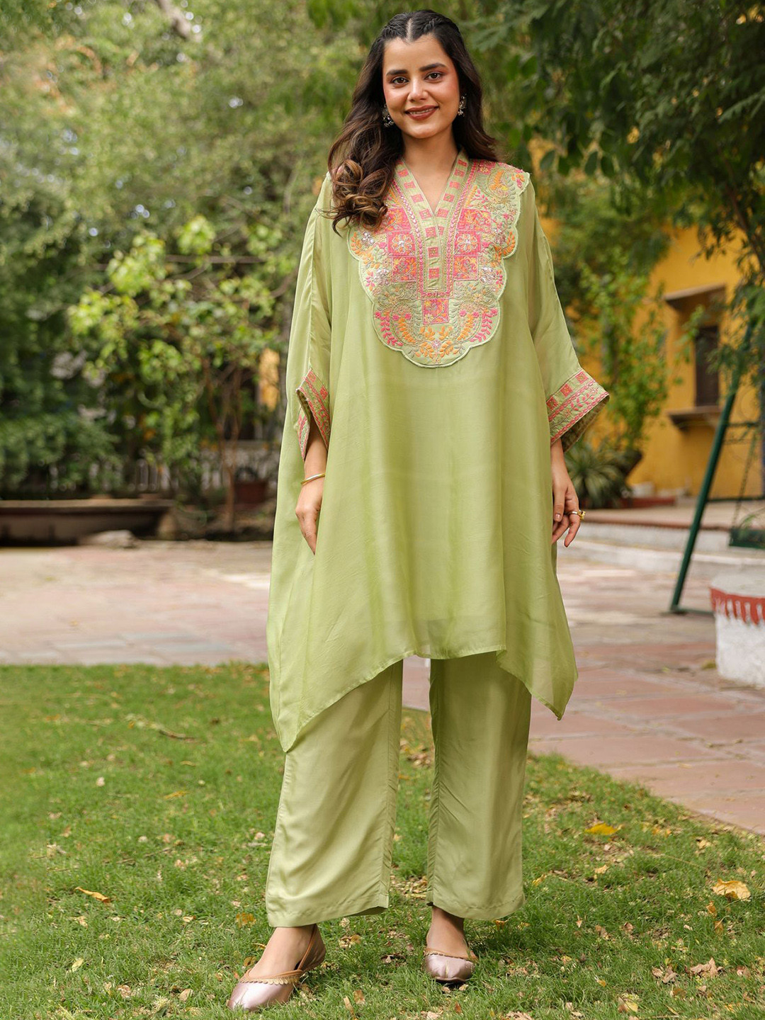 SCAKHI Green Organza Silk Embroidered Kaftan Co-Ords Set