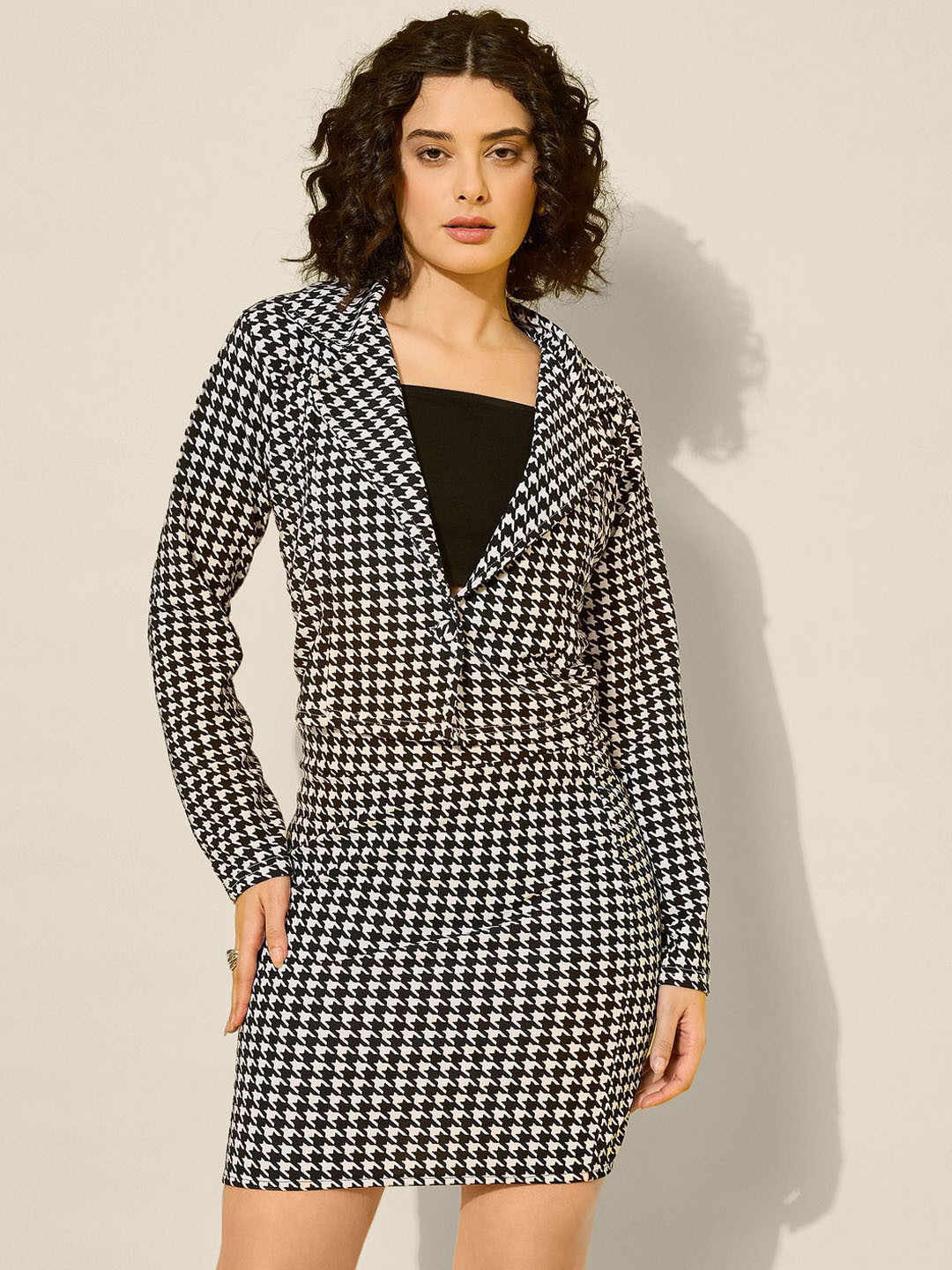 QIOA Notched Lapel Collar Cropped Blazer & Skirt Co-OrdsSet