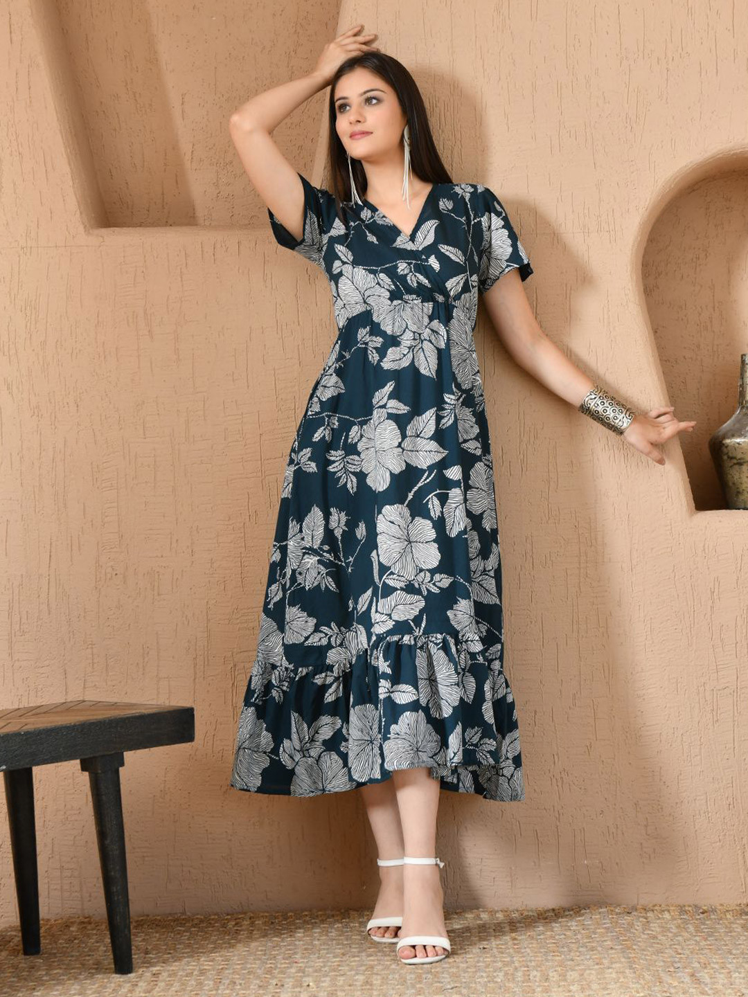 Sangria Women Floral Print A-Line Midi Dress