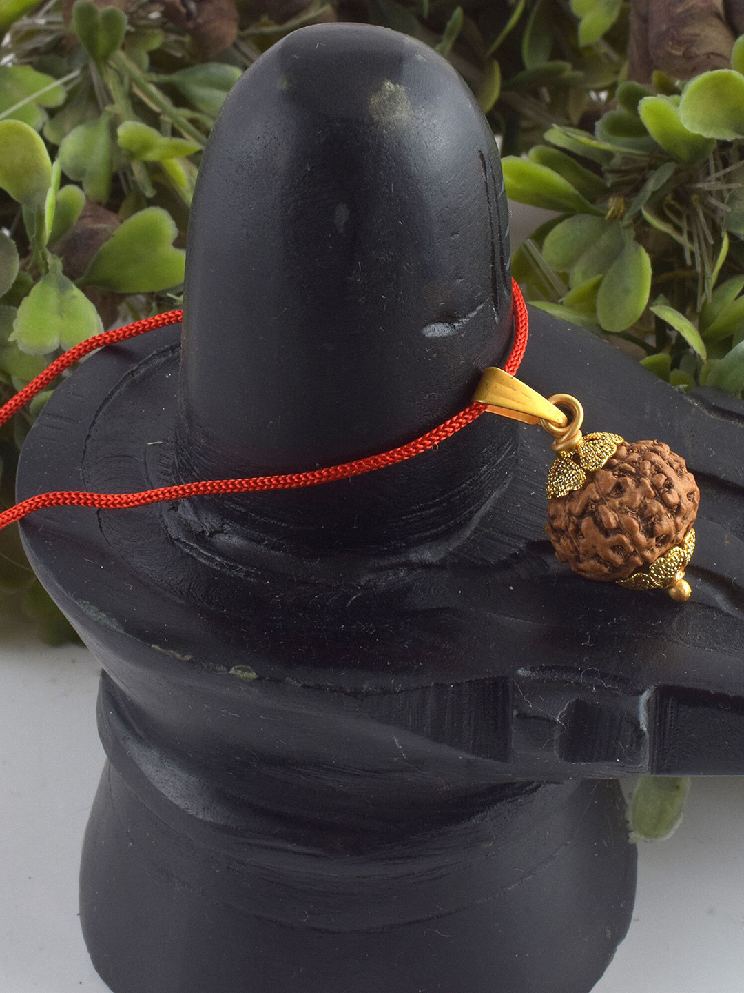 ADMIER Unisex Gold-Plated 10 Mukhi Nepali Rudraksha Beaded Pendant with Chain