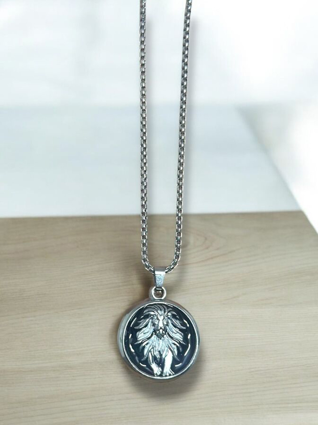 Nitant Men Silver-Plated Lion Inspired Circular Pendant with Chain