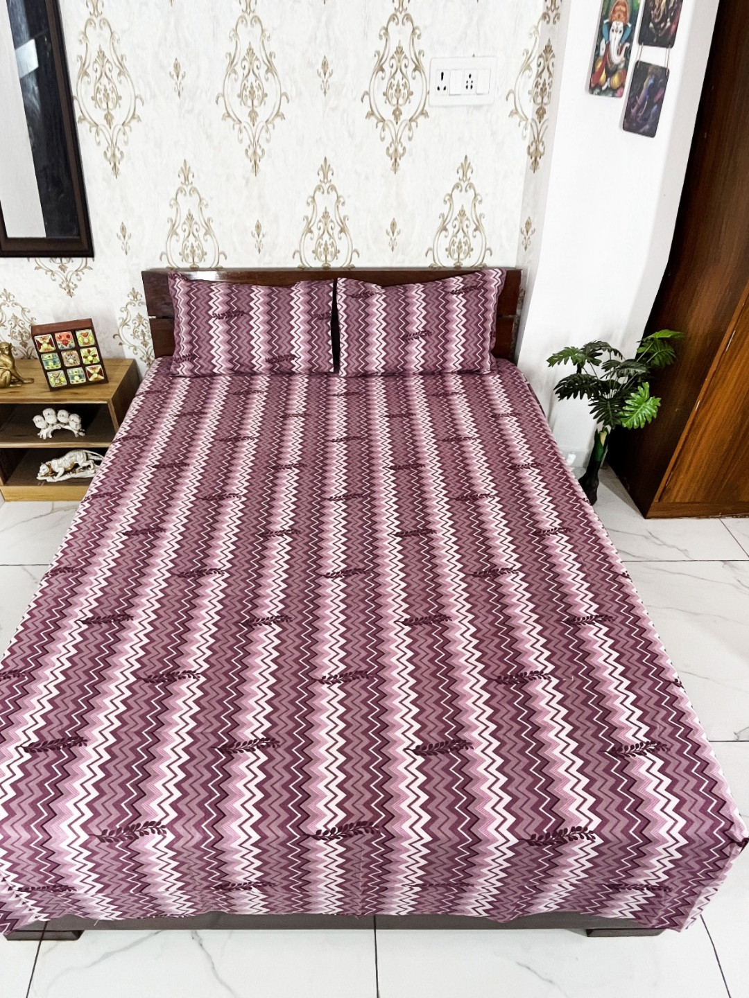 Marika Purple Chevron Cotton Breathable 200 TC King Fine Bedsheet with 2 Pillow Covers-274 x 274 cm