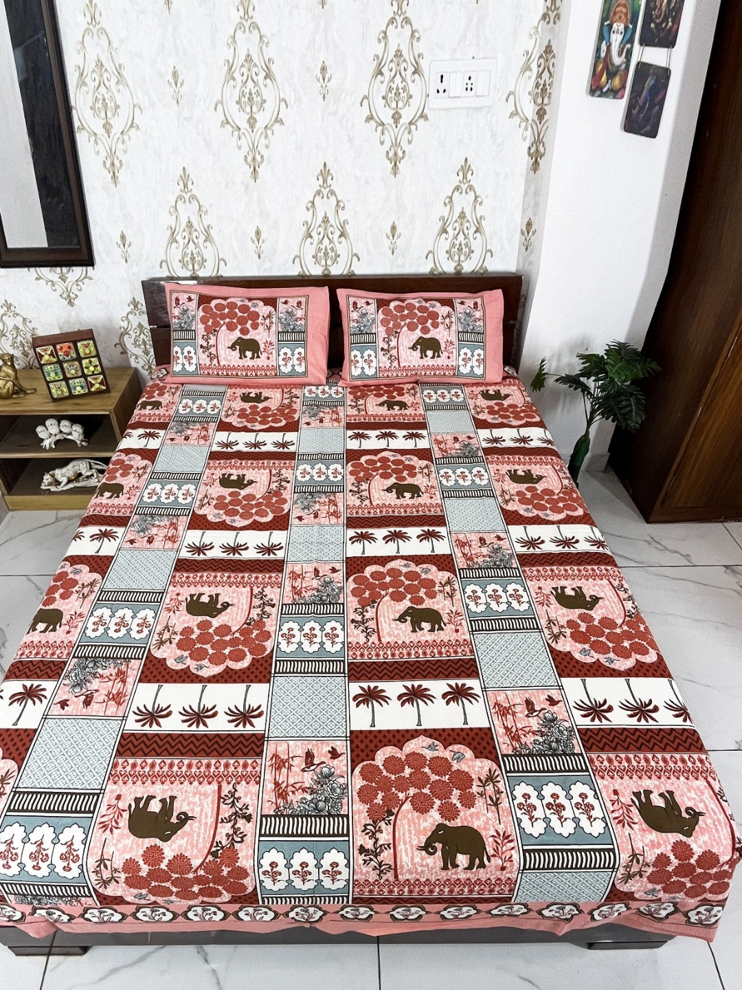 Marika Peach Animal Cotton Breathable 180 TC Queen Fine Bedsheet with 2 Pillow Covers-100 x 90 inches