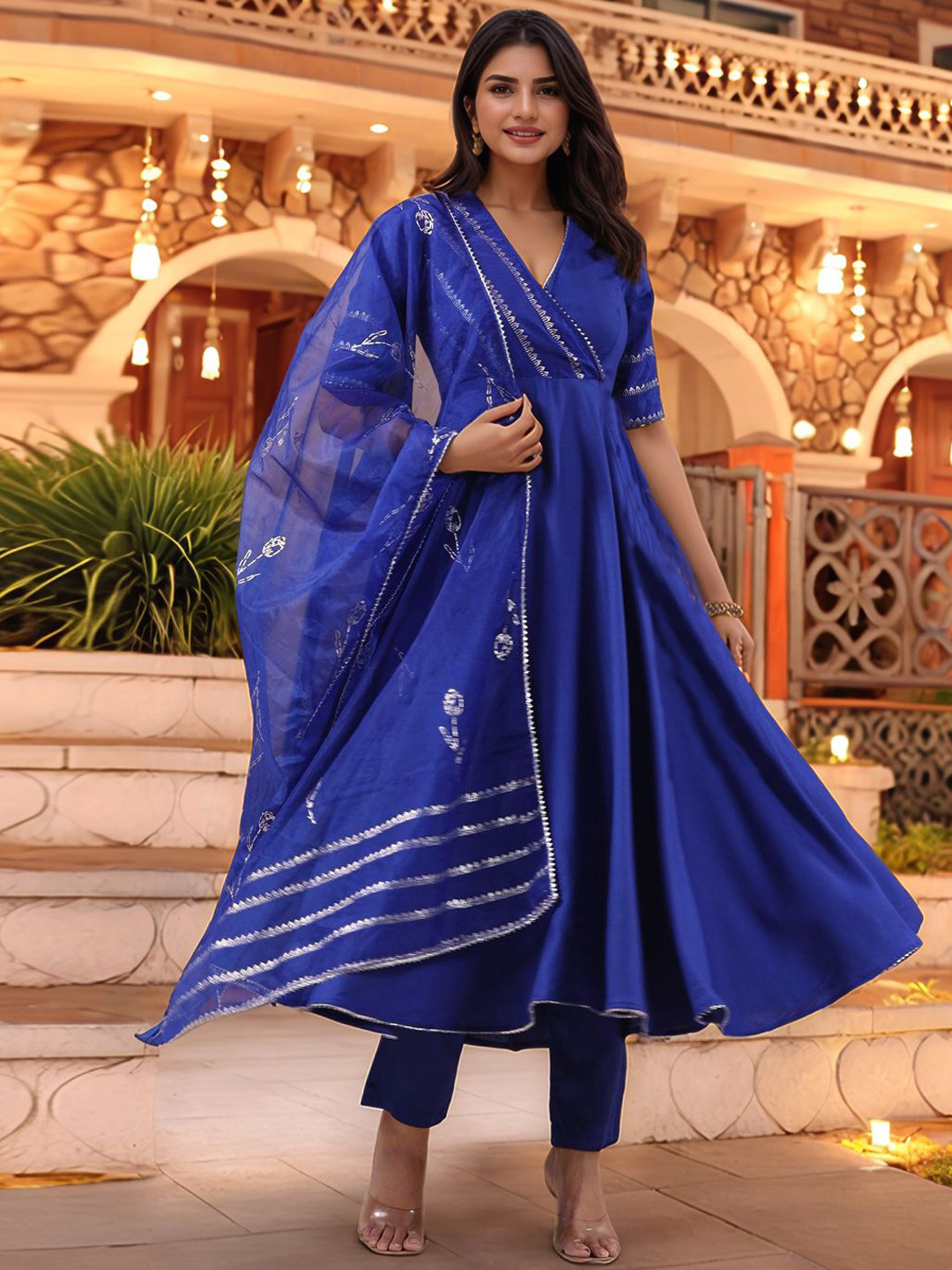 Anni Designer Women Solid Kurta with Pyjama & Dupatta