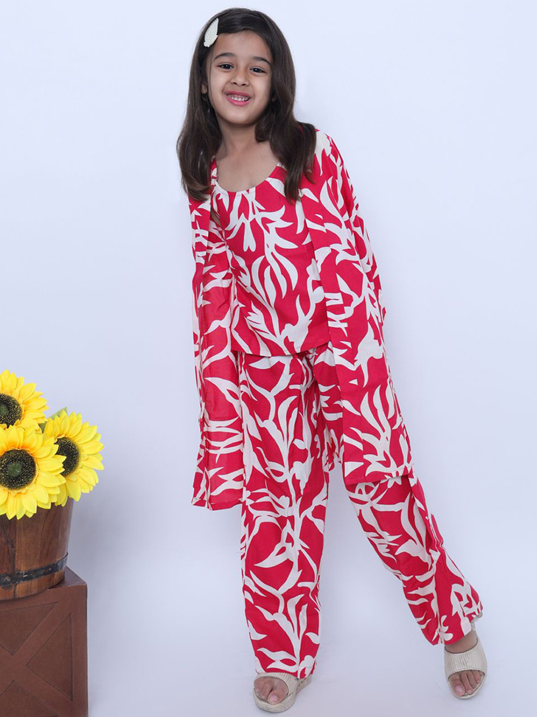 OKARA Girls Printed Top with Pyjama & Shrugs Night suit
