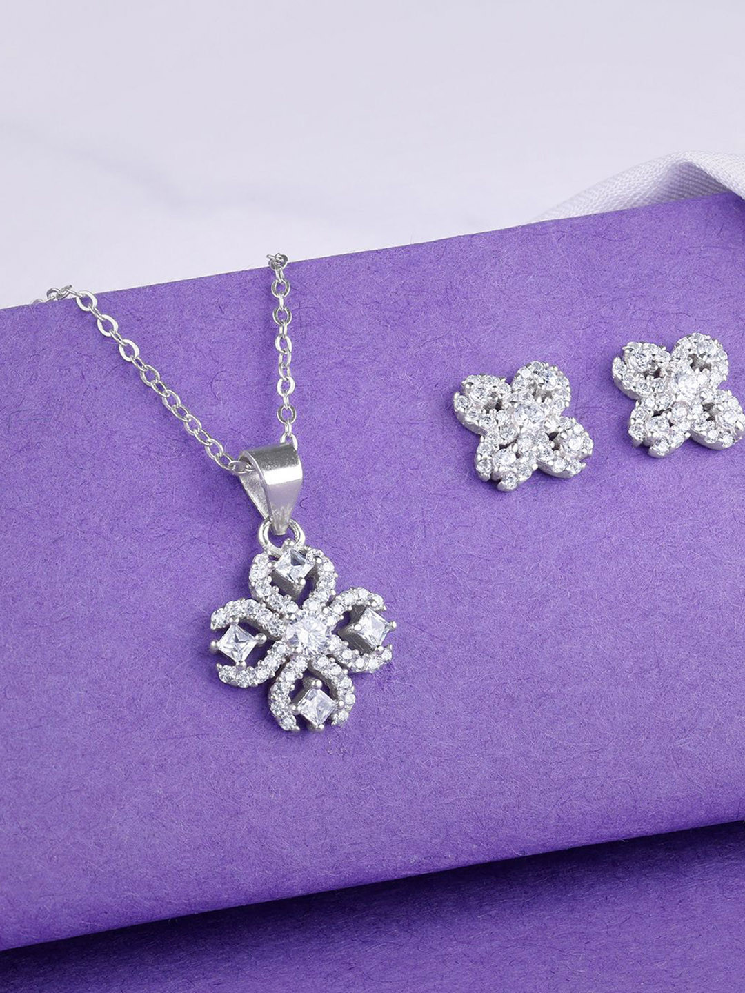 GIVA Rhodium Plated 925 Sterling Silver Zircon Studded Clover Shaped Jewelry Set