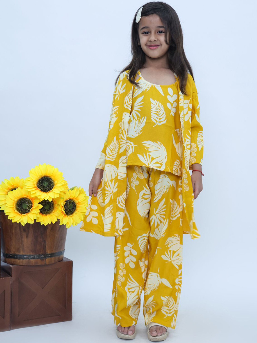 OKARA Girls Printed Top With Trousers