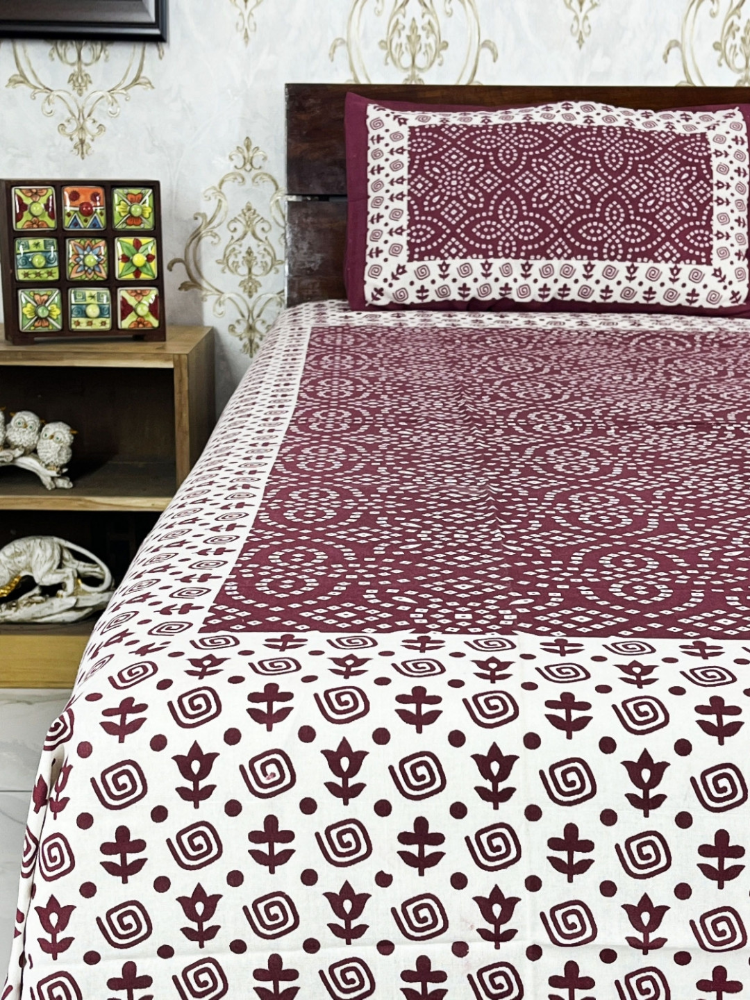 Marika Maroon Abstract Cotton Breathable 220 TC Queen Fine Bedsheet with 2 Pillow Covers-228 x 254 cm