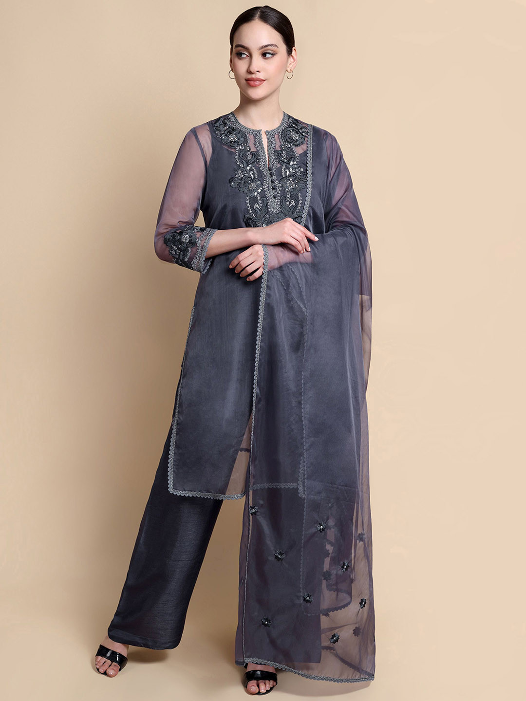 Bhairavi Jaikishan Women Floral Embroidered Kurta with Trousers & Dupatta