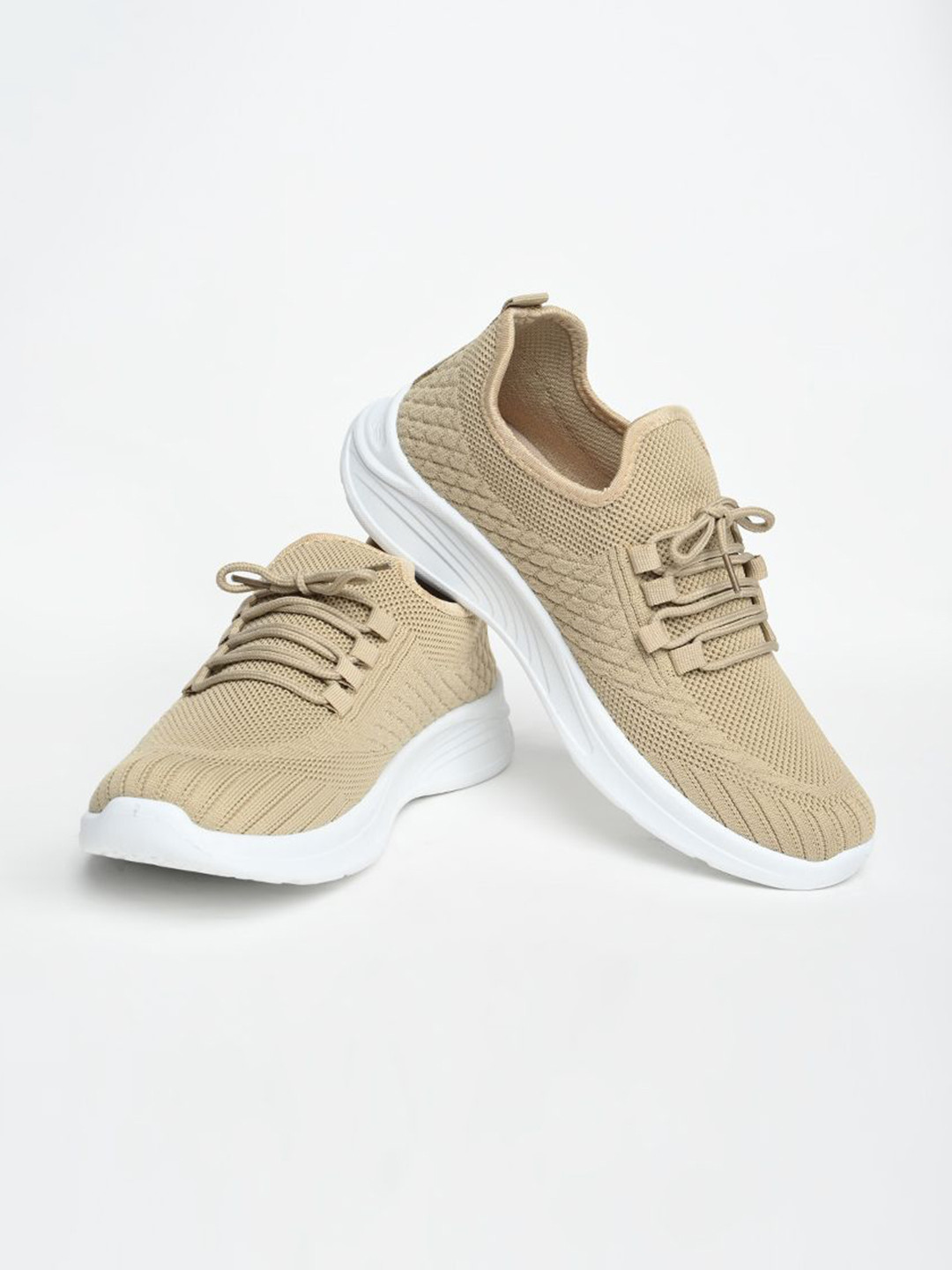Snitch Textured Lightweight Sneaker