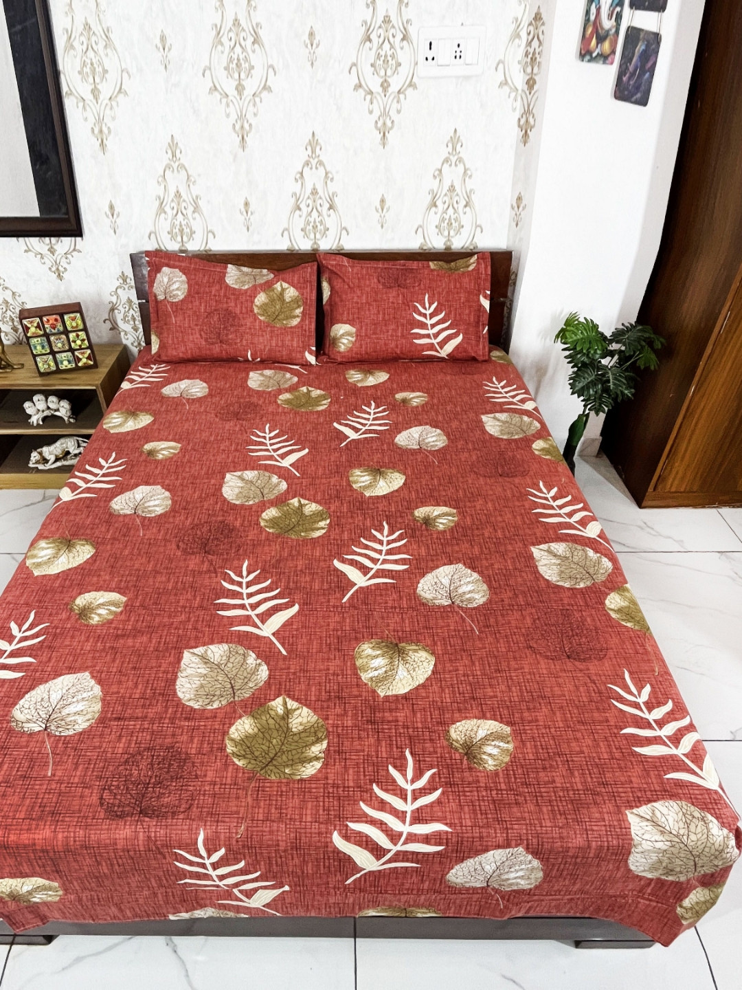 Marika Red Leaf Cotton Breathable 200 TC King Fine Bedsheet with 2 Pillow Covers-108 x 108 inches