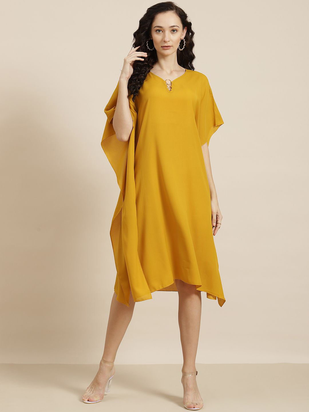 Qurvii Asymmetric Kaftan Dress With Gold Mettal Rings