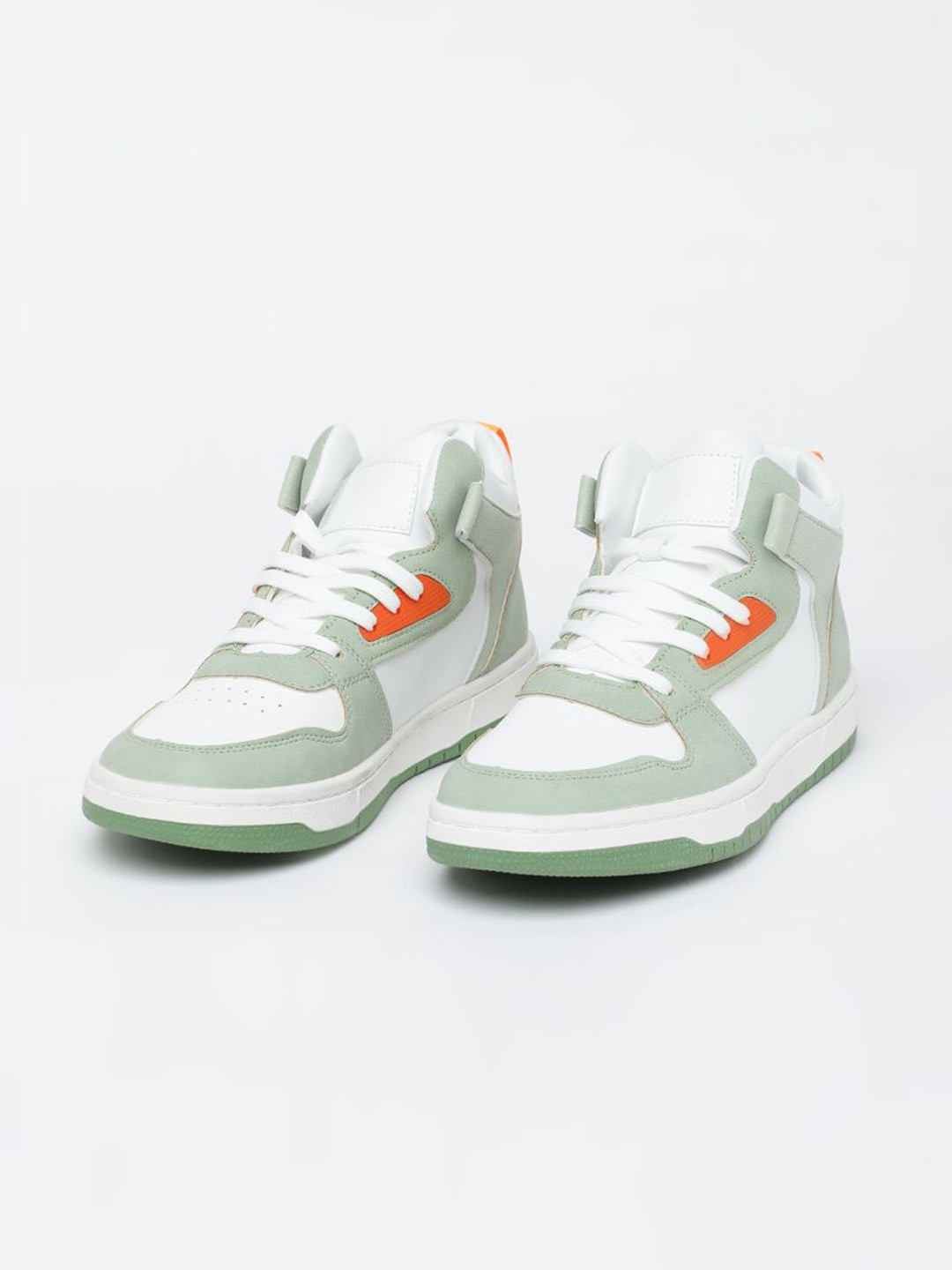 Snitch Men White & Green Colourblocked Sneakers