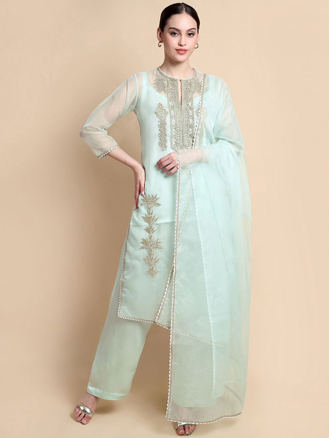 Bhairavi Jaikishan Women Floral Embroidered Kurta with Trousers & With Dupatta