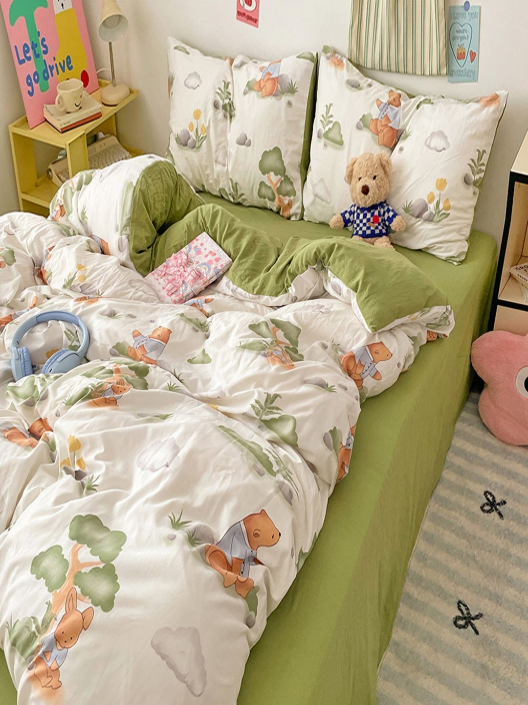 JC HOME Green & Brown Self Design Polycotton 4 Piece Double Extra Large Regular Bedding Set