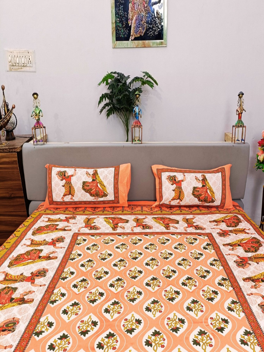 Marika Jaipuri Peach Floral Cotton Breathable 260 TC King Fine Bedsheet with 2 Pillow Covers-90 x 100 inches