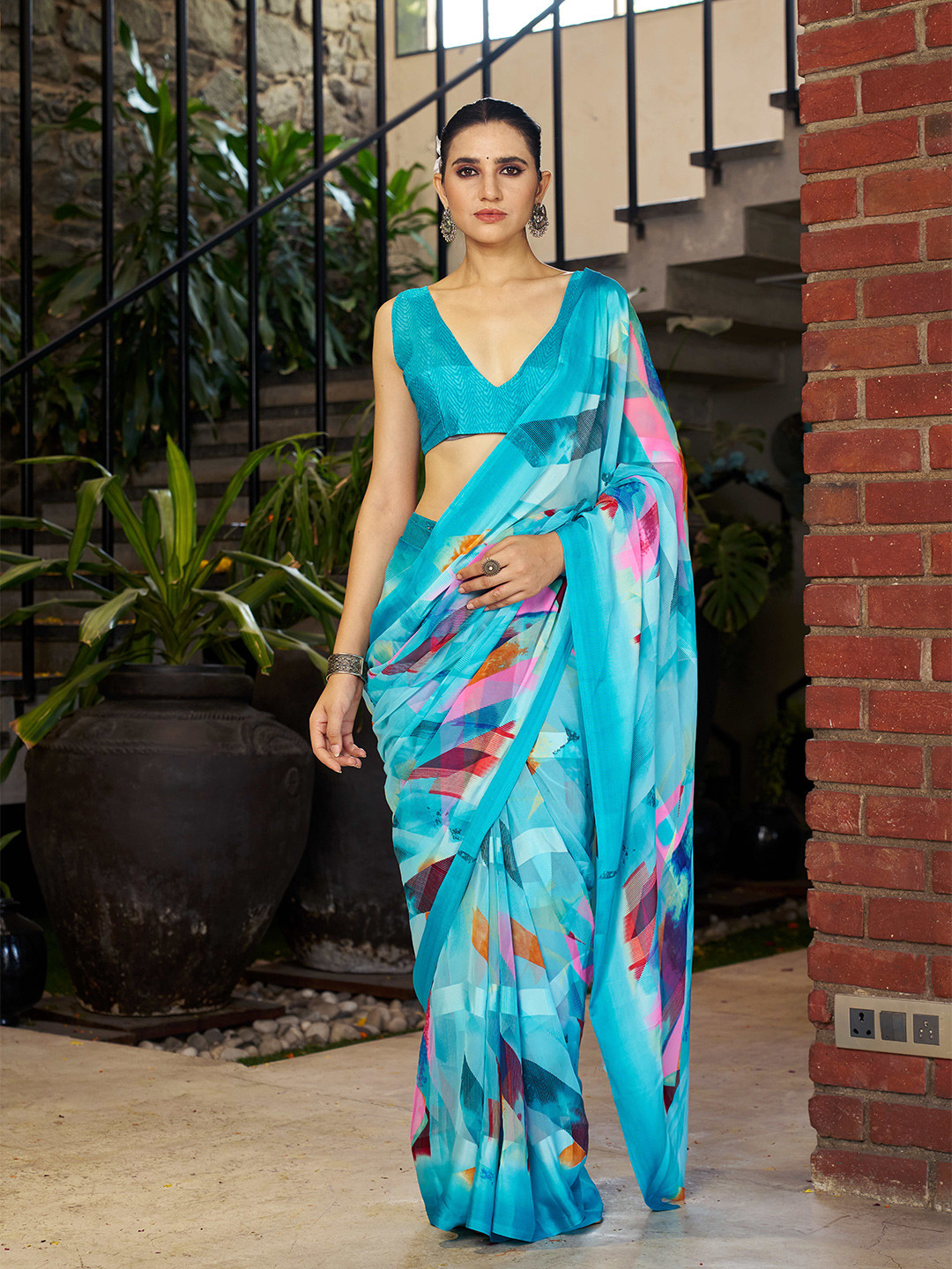 SANJANA SILK Women Abstract Printed Satin Sarees