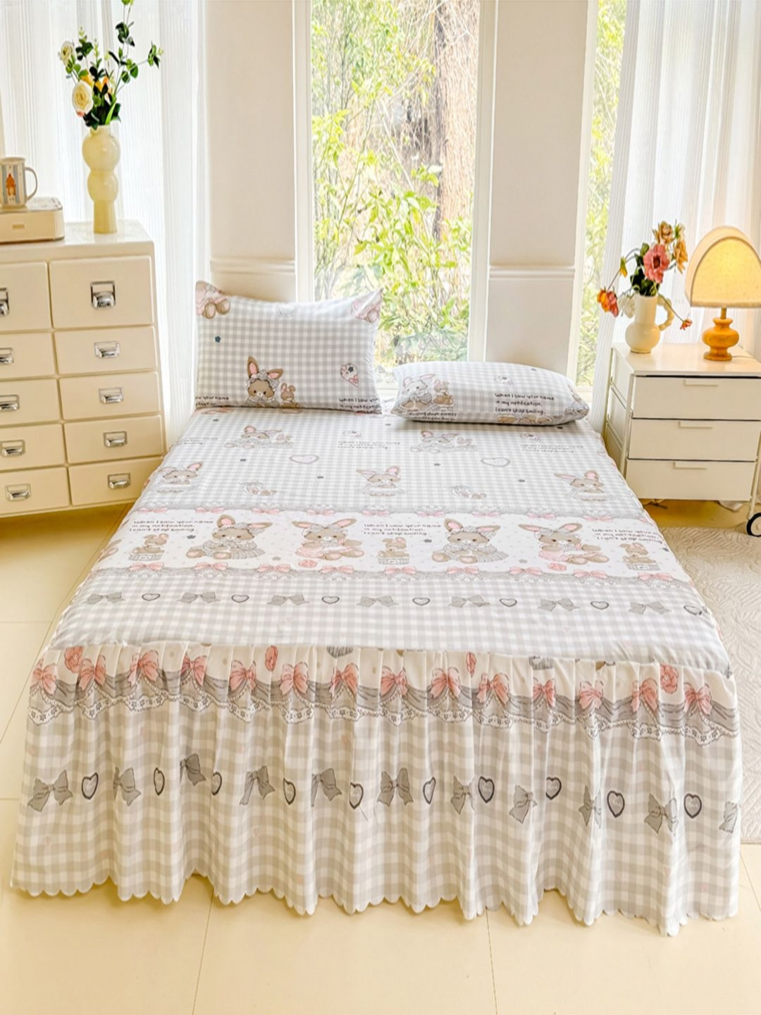 JC HOME White Checked Polycotton Skin-Friendly 140 TC Fitted King Bedsheet with 2 Pillow Covers-220 x 200 cm