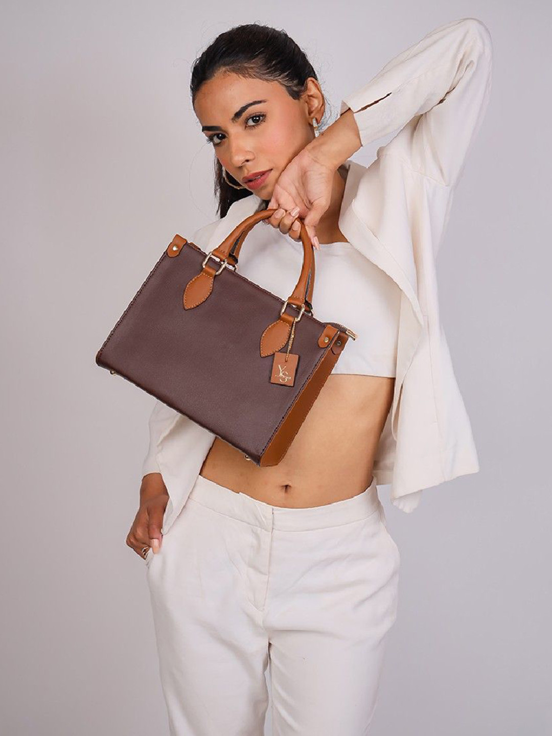 YUVA STREE Women Structured Hobo Bag