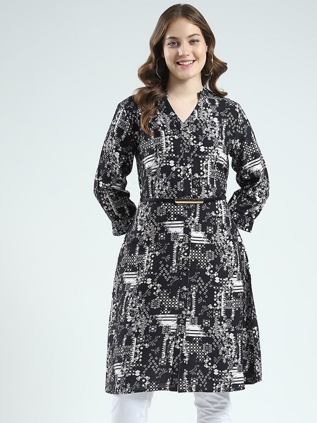 Monte Carlo Women Abstract Print Long Sleeves Tunic