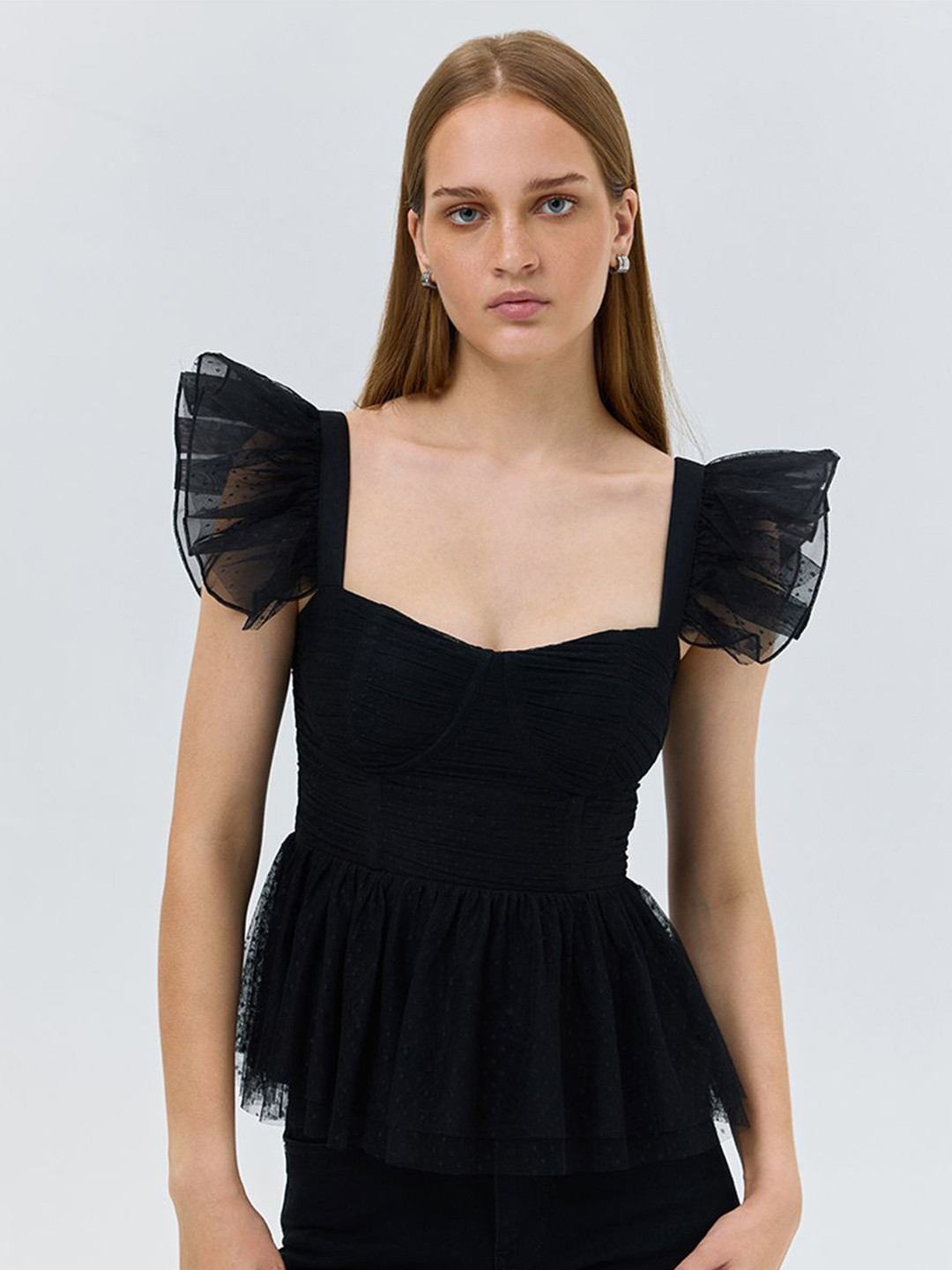 COVER STORY Sweetheart Neck Flutter Sleeve Peplum Top