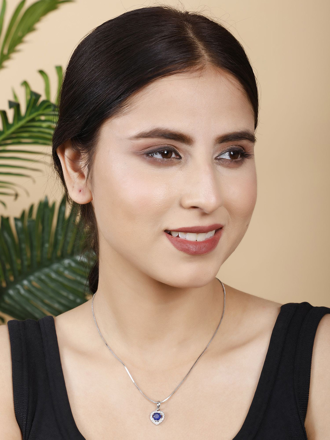 PUJVI Heart Shaped Pendants with Chains