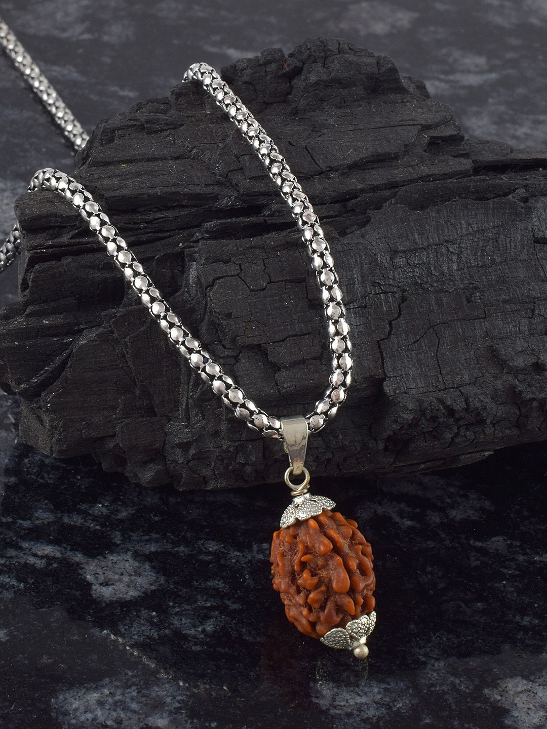 ADMIER Unisex Silver-Plated 3 Mukhi Nepali Rudraksha Beaded Pendant with Chain