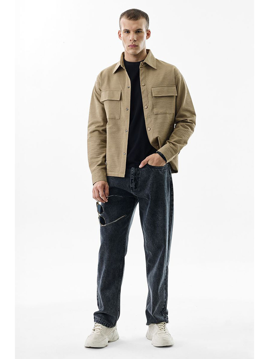 Snitch Relaxed Self Design Spread Collar Chest Pocket Detail Relaxed Fit Shirt