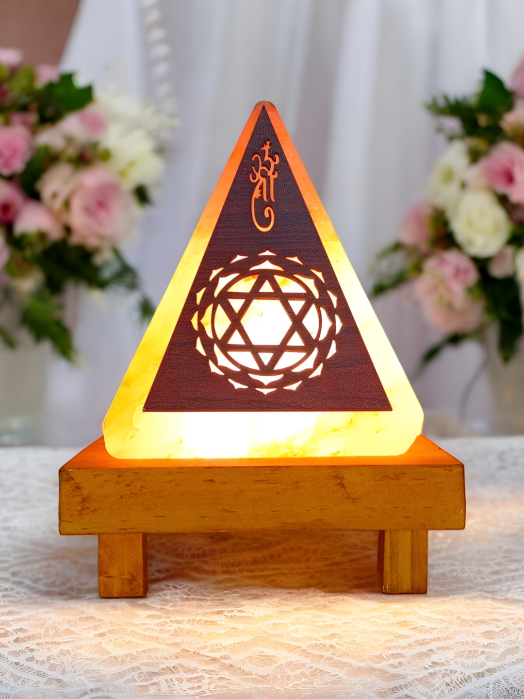 GLOBAL AROMA Pink Himalayan Rock Textured Wood Contemporary Triangle Table Lamp