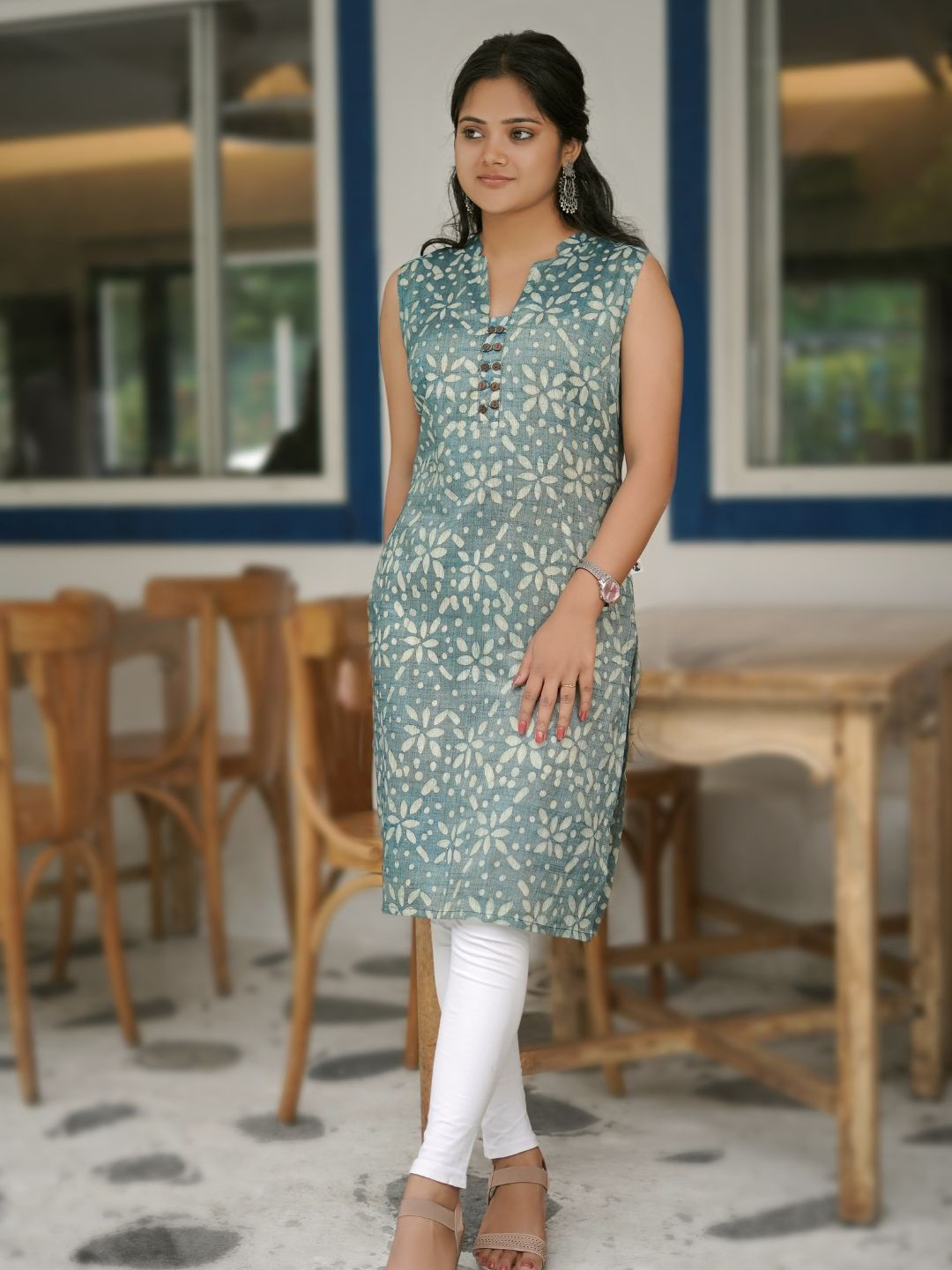 Nilam India Batik Sleeveless Kurta