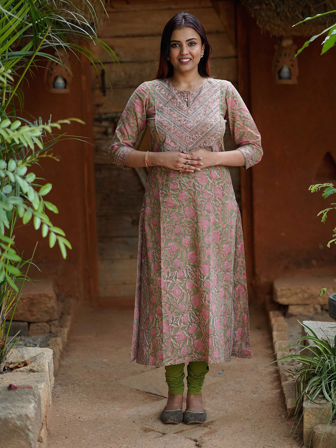 Weaves of Tradition Floral Printed Round Neck Straight Cotton Kurta
