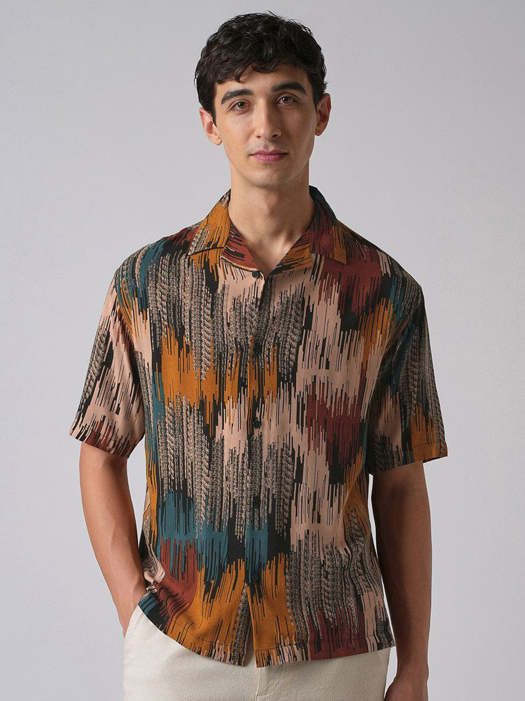 Banana Club Men Red Abstract Brushstroke Feather Shirt