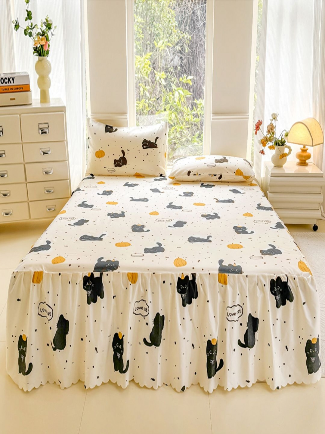 JC HOME Llifestyle White Animal Polycotton 140 TC Fitted King Bedsheet with 2 Pillow Covers-260 x 270 cm