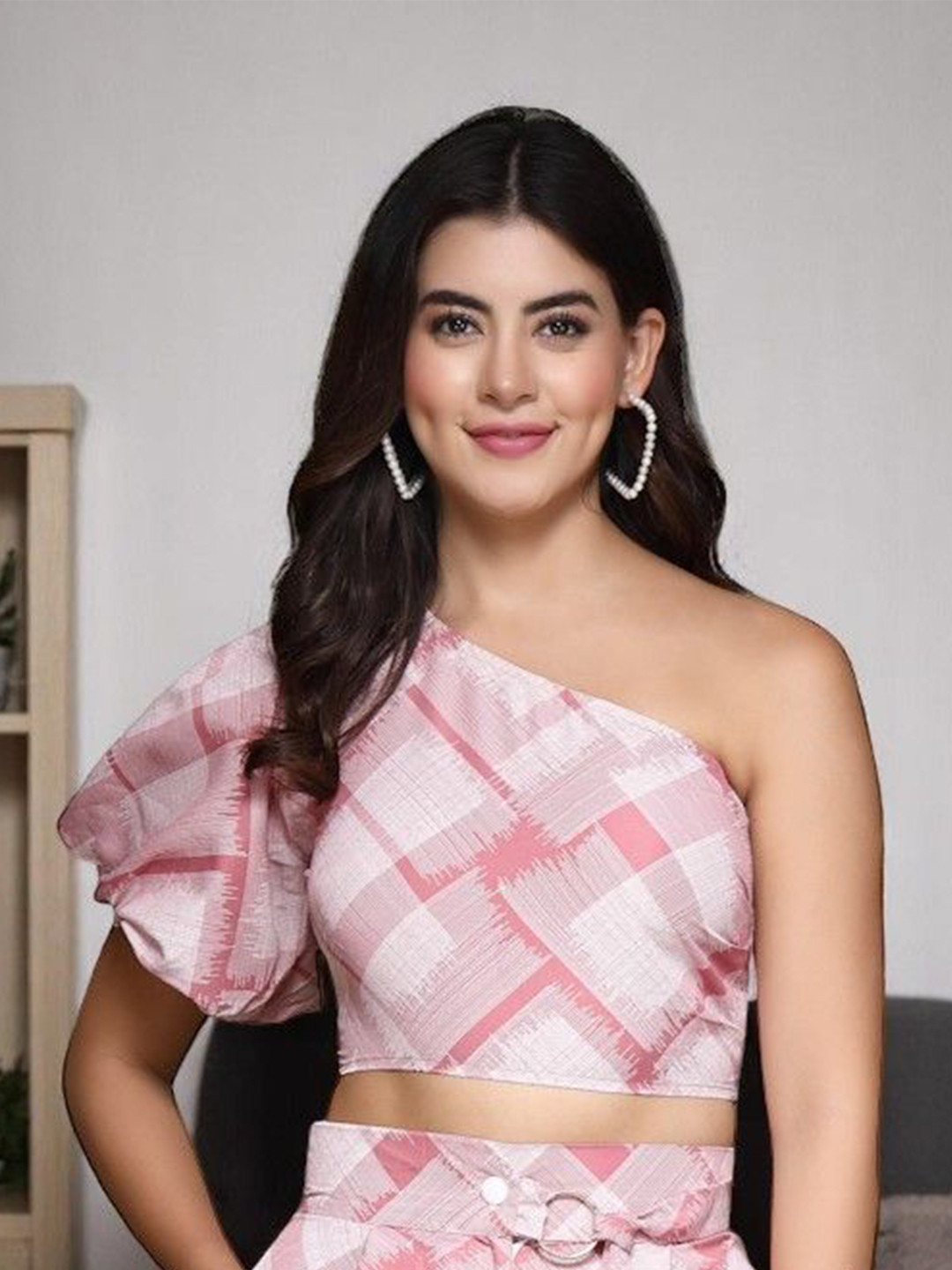 OOMPH! FACTOR Women Abstract Printed One Shoulder Fitted Crop Top