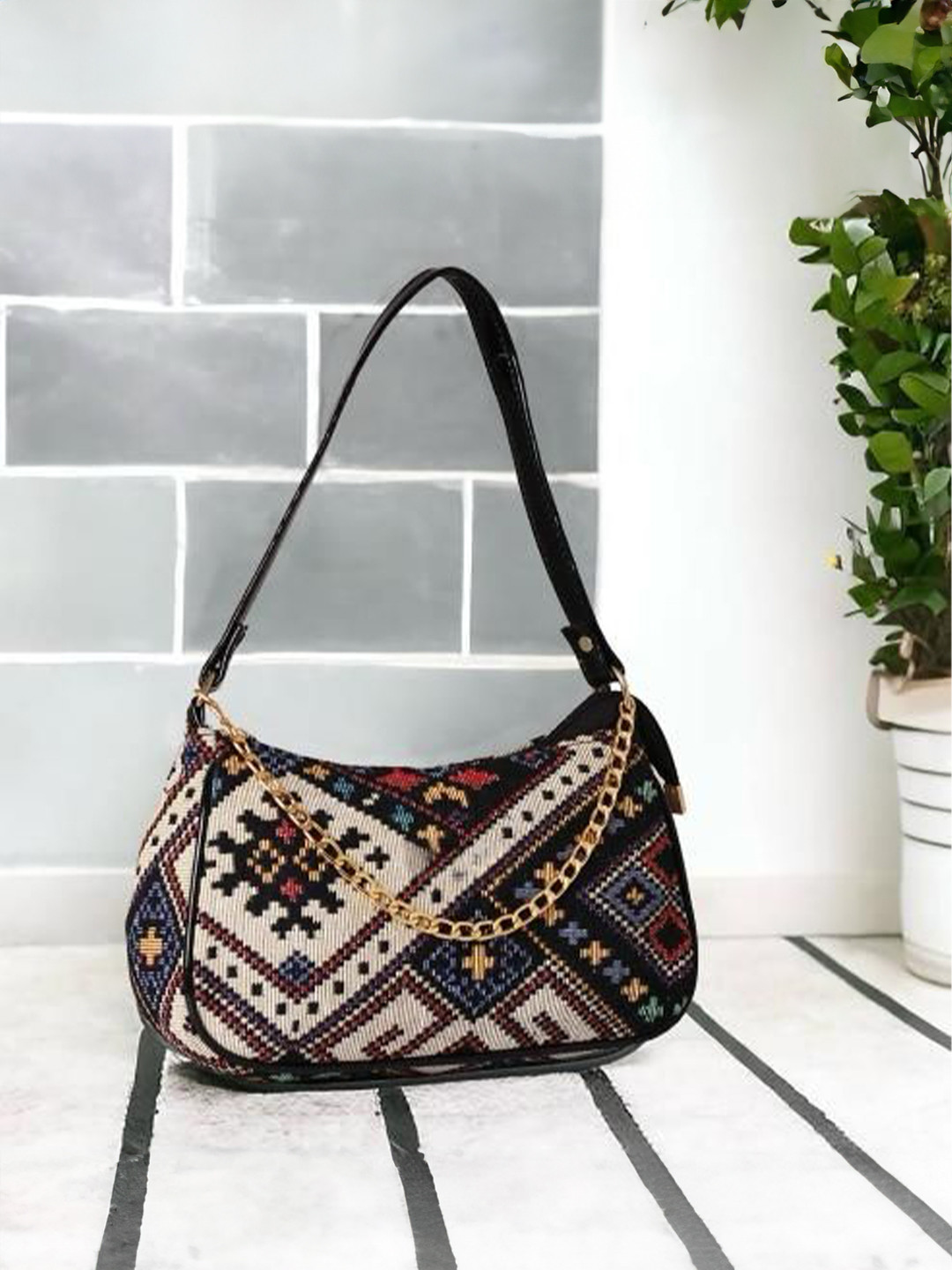 DAISY STAR Textured Swagger Jute Shoulder Bag