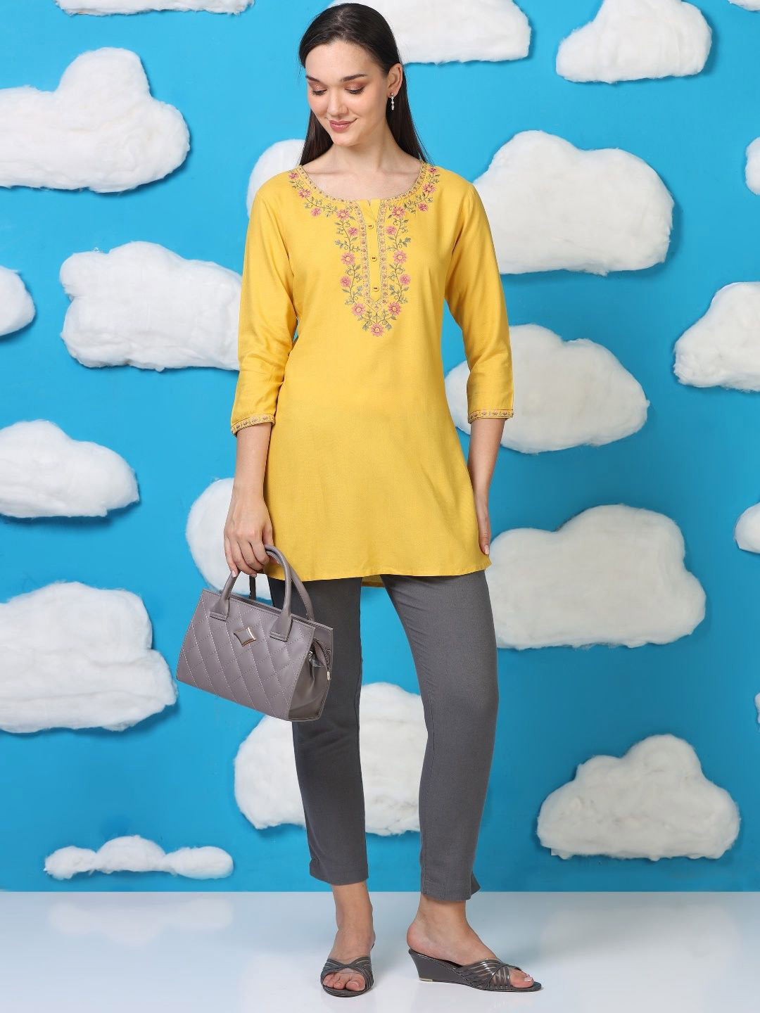 neonari Women Floral Yoke Design Straight Pure Cotton Kurti