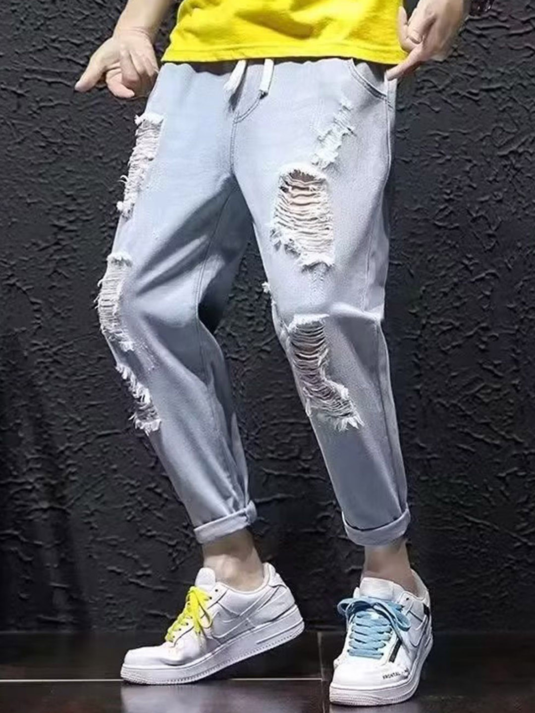 The Roadster Lifstyle Co. Men Regular Fit Mid-Rise Heavy Faded Jeans