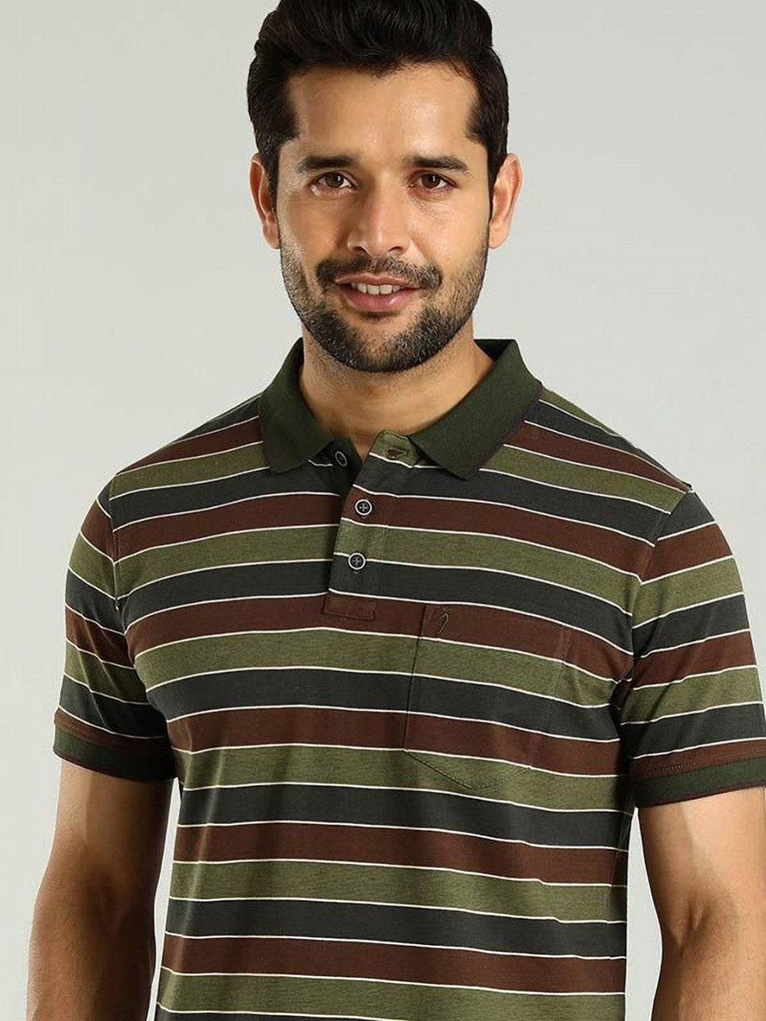 Indian Terrain Men 1 Striped  Pockets T-shirt