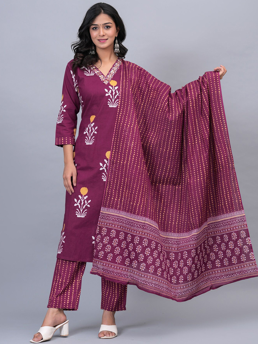 KIRNYA Women Floral Printed Phulkari Pure Cotton Kurti with Trousers & With Dupatta