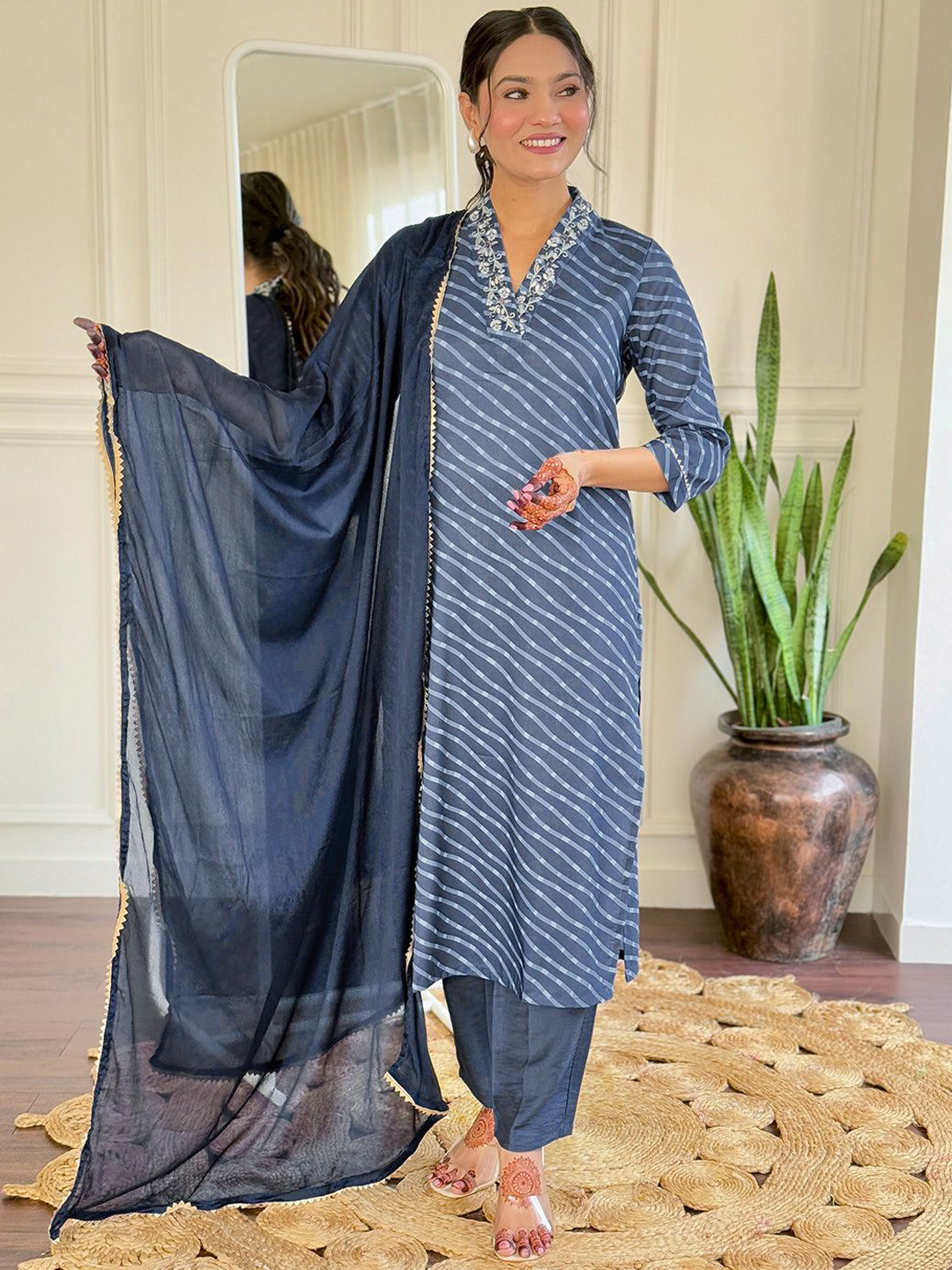 TWINS LADY Leheriya Printed Thread Work V-Neck Straight Kurta With Trousers & Dupatta